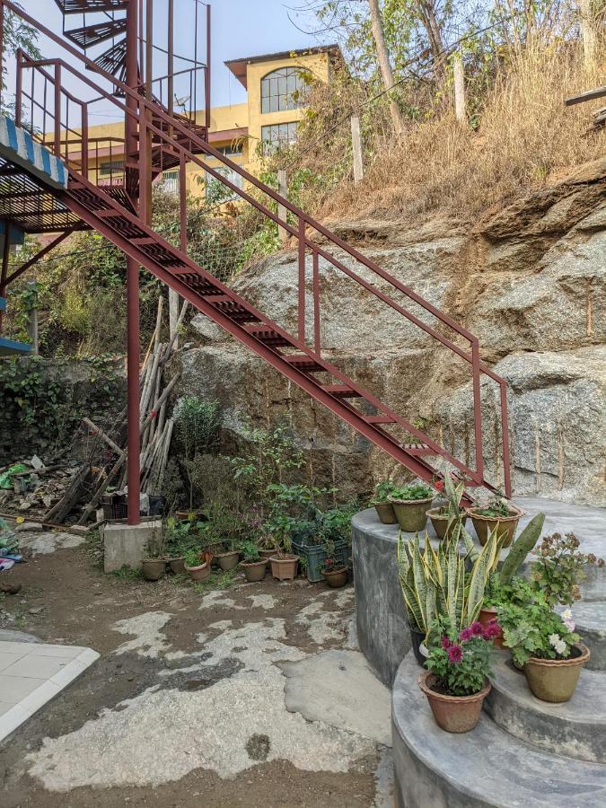 Nilachal Homes Гувахати Экстерьер фото